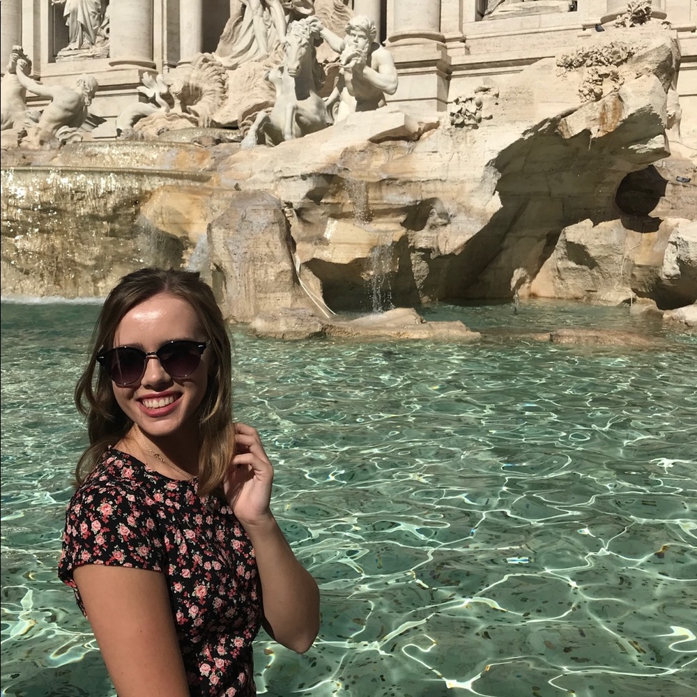 Meet your Posher, Hayley